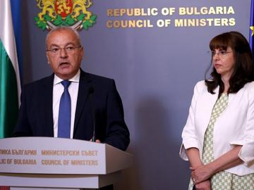 Кабинетът вдига минималната заплата за 2027 г., с колко ще стане ясно до 45 дни