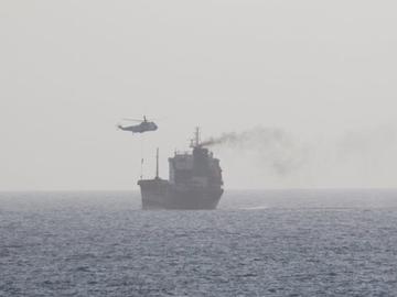 Снаряди удариха два танкера в Персийския залив