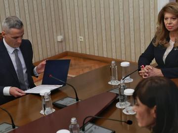 Йотова посреща утре Гюров в президентството със състава на служебния кабинет