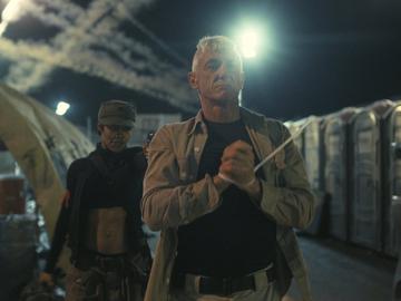 Срещу хонорар от $1 Шон Пен се снима във филм за войната в Украйна