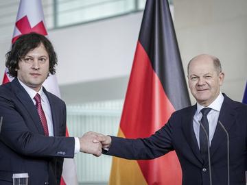 Германският канцлер Шолц и грузинският премиер Кобахидзе влязоха в сблъсък относно закон за финансираните от чужбина НПО