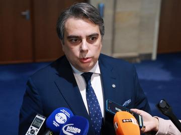 Асен Василев за "Петрохан": Ако е имало чадър, той е от ДАНС, прокуратурата и МВР