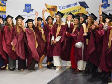Дипломира се осмият випуск медицински сестри и акушерки в Шумен