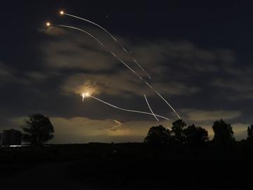 Израел изпрати батареи от "Железен купол" в ОАЕ. Иран: Готови сме за всички опции