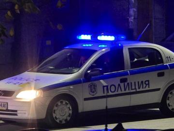 Жена намушка четирима чужденци в центъра на София