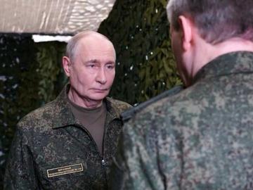 Путин посети команден пункт на въоръжените сили в Северния военен окръг