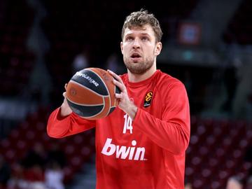 Везенков и компания докосват Финалната четворка след голям бой над Монако