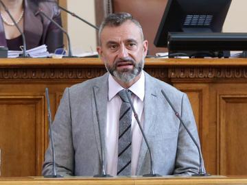 Калин Вельов подава оставка като зам.-министър на културата