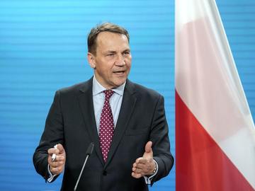Полският външен министър заяви, че изпращането на войски на НАТО в Украйна "не е немислимо"