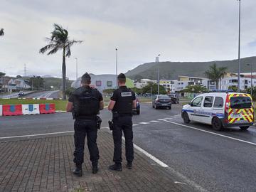 Франция обяви извънредно положение в Нова Каледония
