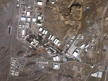 САЩ готови и с план за спецоперация по суша срещу иранските ядрени запаси