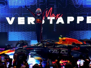 Макс Ферстапен направи голяма крачка към титлата във Формула 1