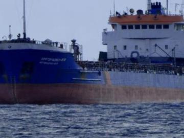 Товарен кораб, ударен от дрон, се преобърна и потъна близо до румънските териториални води