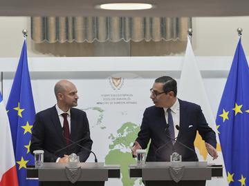 Франция започва доставки на хуманитарна помощ със самолети за Газа от утре