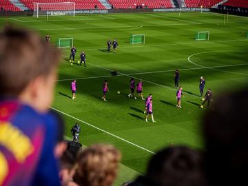 894 дни по-късно: Барса се завърна на "Камп Ноу", макар и за тренировка