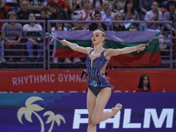 Злато за Калейн и сребро за Николова на Световната купа по художествена гимнастика