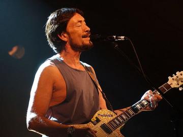 Отиде си Крис Риа, изпял коледната класика "Driving Home for Christmas"