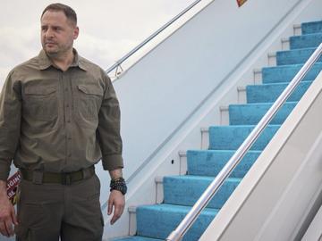 "Дясната ръка" на Володимир Зеленски подаде оставка