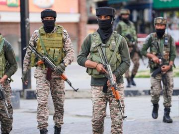 Посланикът на Пакистан в САЩ заяви, че страната му и Индия поддържат контакт