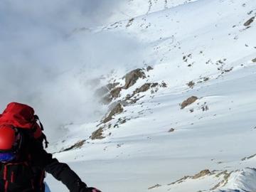 Лавини дебнат туристите в Пирин, силен вятър почти в цялата страна