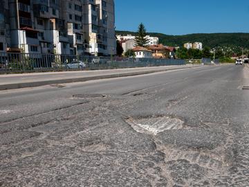Ремонтът на западната част на ул. "Марица" ще остане за догодина