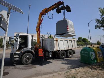 Спира събирането на боклука от цветните контейнери в 18 района на София