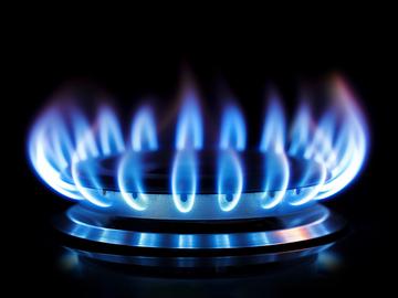 КЕВР прие офертата на "Булгаргаз", природният газ за септември поскъпва с 5,5%