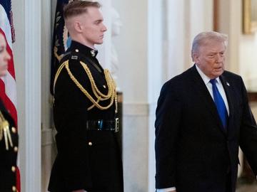 Тръмп: От Иран искат да преговарят, но им казах, че е твърде късно