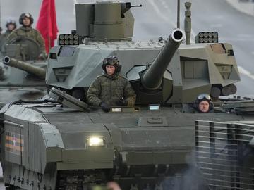 Новият руски танк "Армата" няма да заминава за фронта в Украйна, твърде скъп е