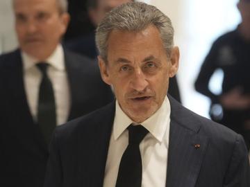 Пуснаха под съдебен надзор Саркози след три седмици в затвора