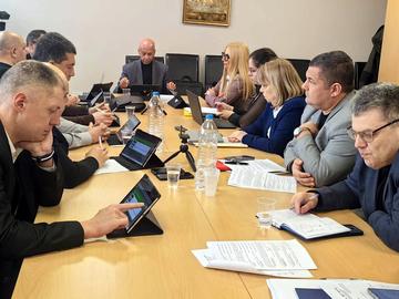 Правна комисия отказа да прекрати процедурата за избор на обществен посредник