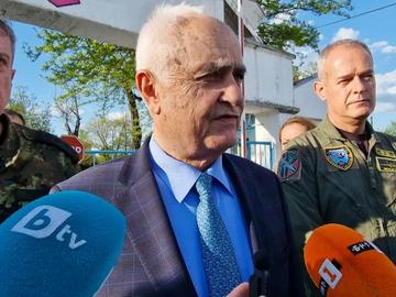 Атанас Запрянов: Проблемът с F-16 е хардуерен, а не софтуерен, Радев го превърна в политически