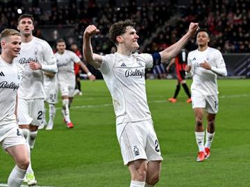 Дузпи пратиха Нотингам Форест на 1/4-финал в Лига Европа