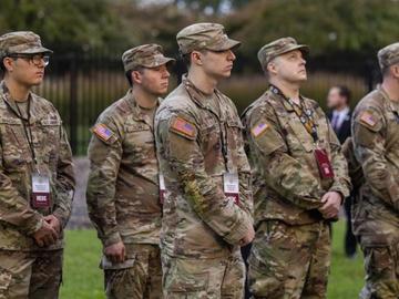 Хиляди американски войници в Германия остават без заплати, пратиха ги в хранителни банки