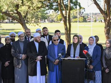 Мюсюлмански групи твърдят, че полицията прилага двойни стандарти при разследването на два случая на намушкване с нож в Сидни
