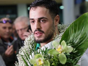 Край на сагата: Насар подписа с федерацията, но пак нападна президента