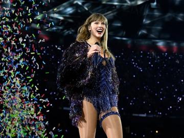 Феновете на Тейлър Суифт разкриха какви огромни бонуси е дала на танцьорите си от Eras Tour