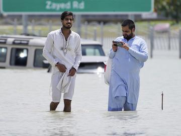 Дубай се възстановява от рекордните дъждове, паднали в ОАЕ
