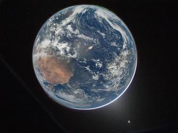 Астронавтите, насочили се към Луната, изпращат уникални снимки на планетата Земя