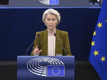 Фон дер Лайен: Руските авоари остават замразени, докато Москва не плати репарации на Киев