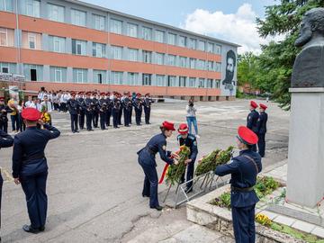 Денят на Ботев: Да бъдем буйни, дейни, свободни духом, като него!
