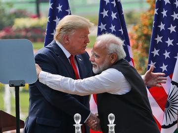 Тръмп отмени наказателните мита за Индия, наложени заради покупките на руски петрол