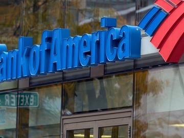 Осуетиха атентат срещу клон на банка в Париж