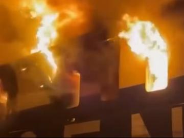 Огромен пожар пламна на турски ферибот след руска атака по пристанище в Одеса