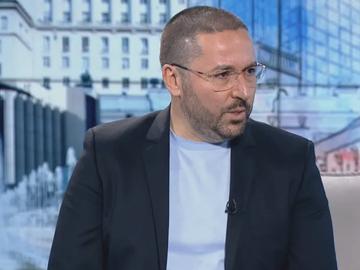 Николай Попов чрез своето гражданско движение "Сияние" влиза в политиката