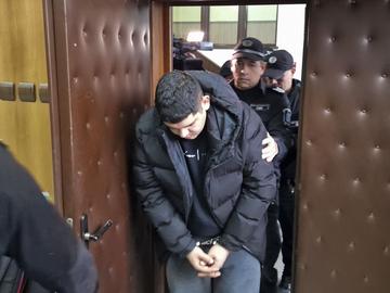 Тираджията, убил семейството в Пловдив, се разсеял с телефона си. Има 10 акта и 20 фиша за 2 г.