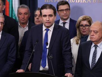 ПП-ДБ няма да се коалират с ГЕРБ в следващия парламент, обеща Божанов