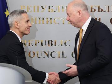 Росен Желязков предаде властта на Андрей Гюров