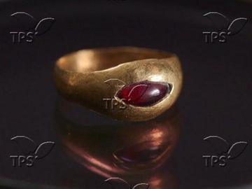 ТПС: Археолози в Йерусалим откриха златен пръстен на 2300 години
