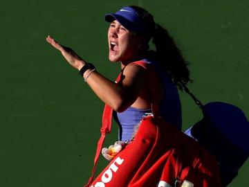 Андреева като Медведев и Рубльов - беснее, самонаранява се, обижда публиката